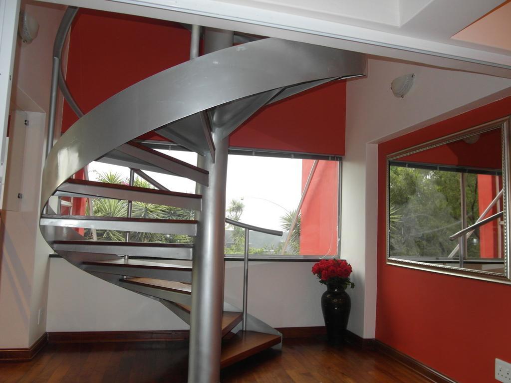 Red Square Home Pretoria-Noord Buitenkant foto