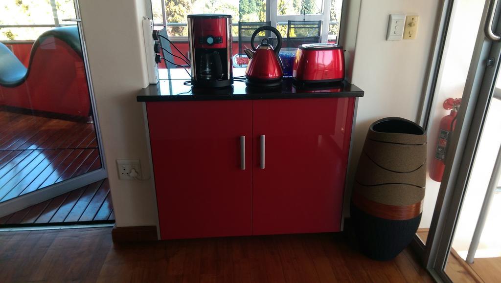Red Square Home Pretoria-Noord Buitenkant foto