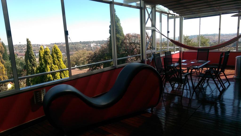 Red Square Home Pretoria-Noord Buitenkant foto